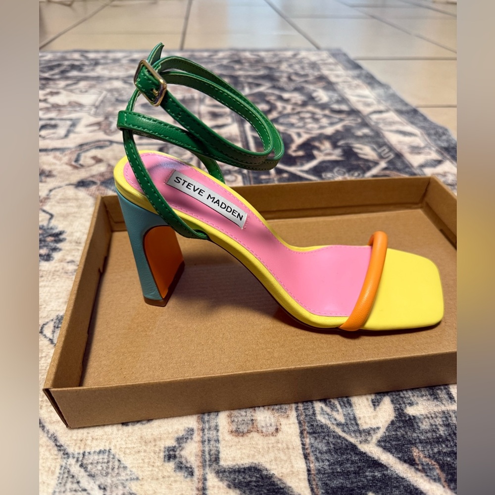 Steve Madden Multi color strap heels